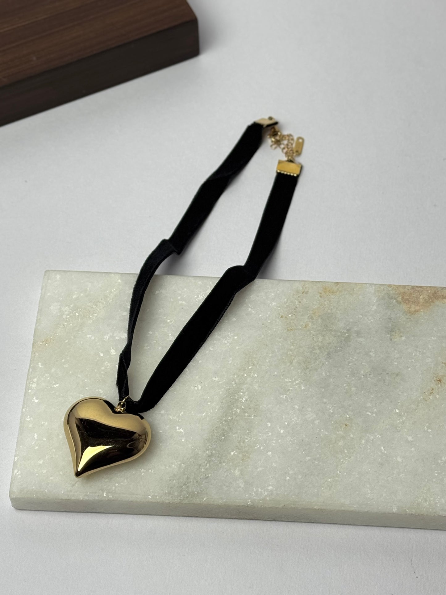 VELVET Heart pendant choker - Sheessence