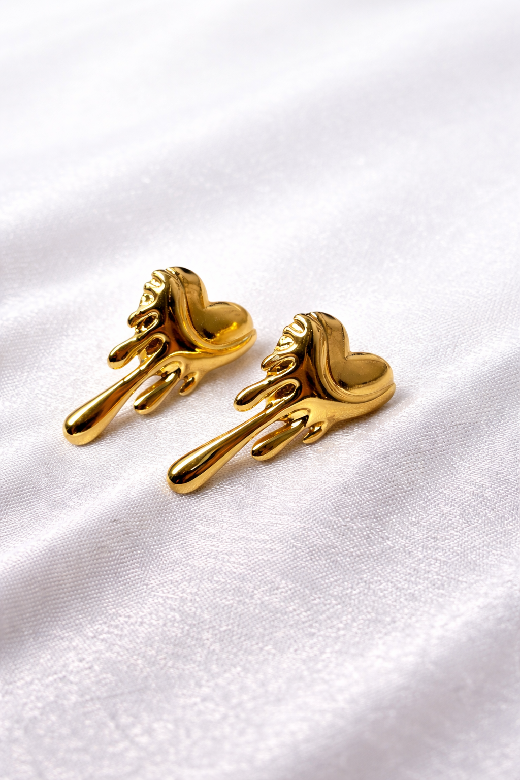 Melted Heart stud - Sheessence