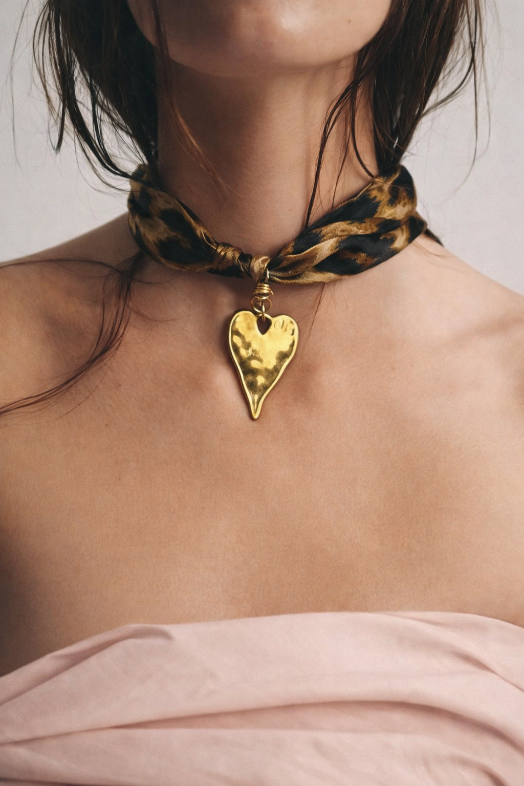 Scarf necklace with 18k gold plated golden heart - Sheessence