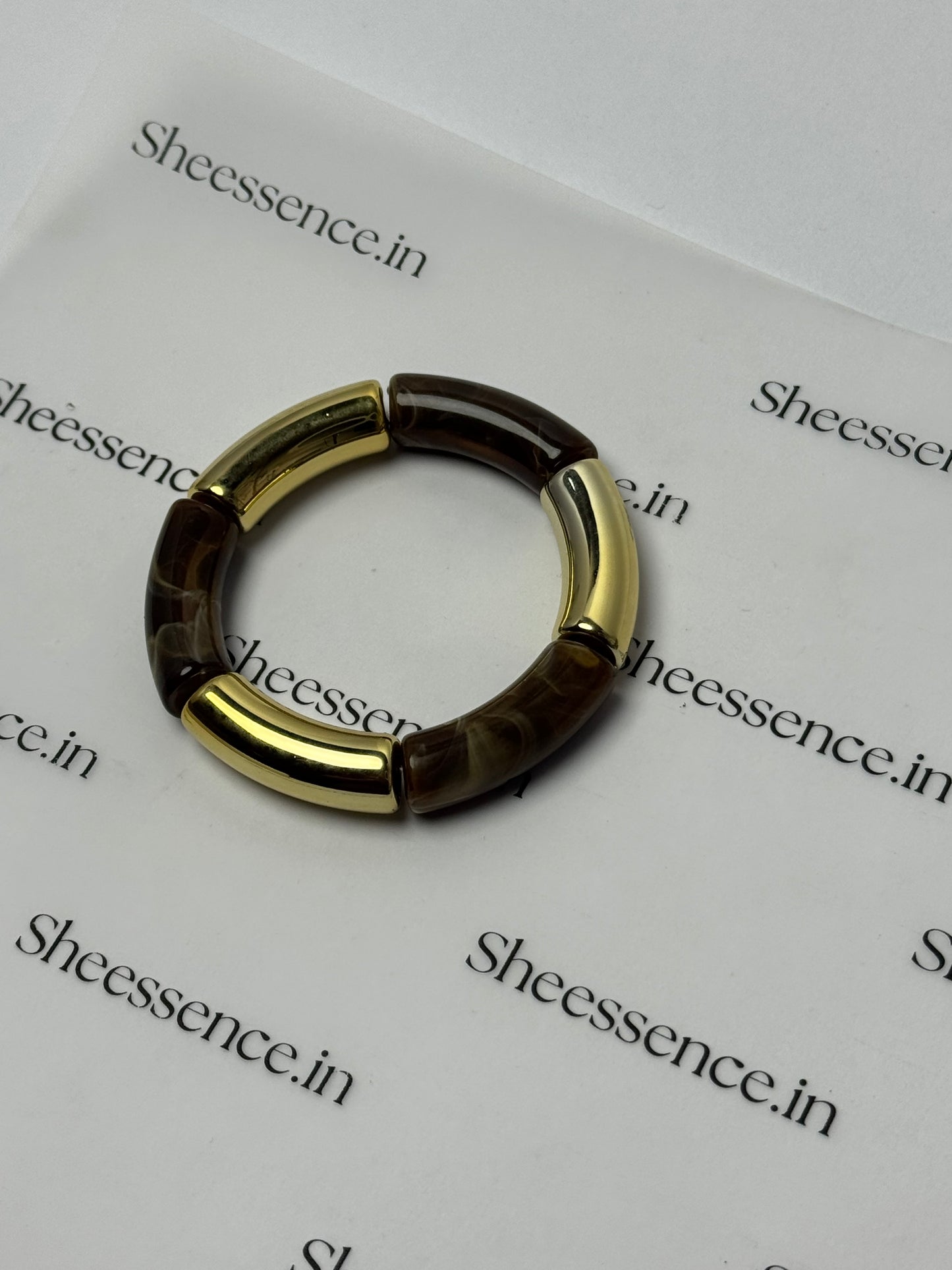 Minimal resin gold steel braclet by Scheessence