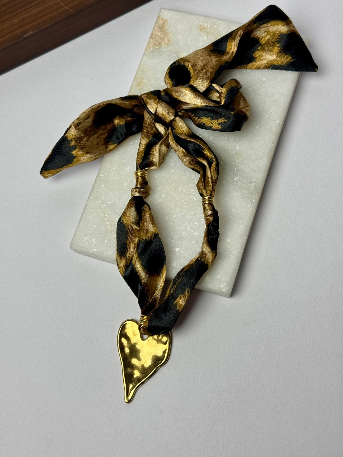 Scarf necklace with 18k gold plated golden heart - Sheessence