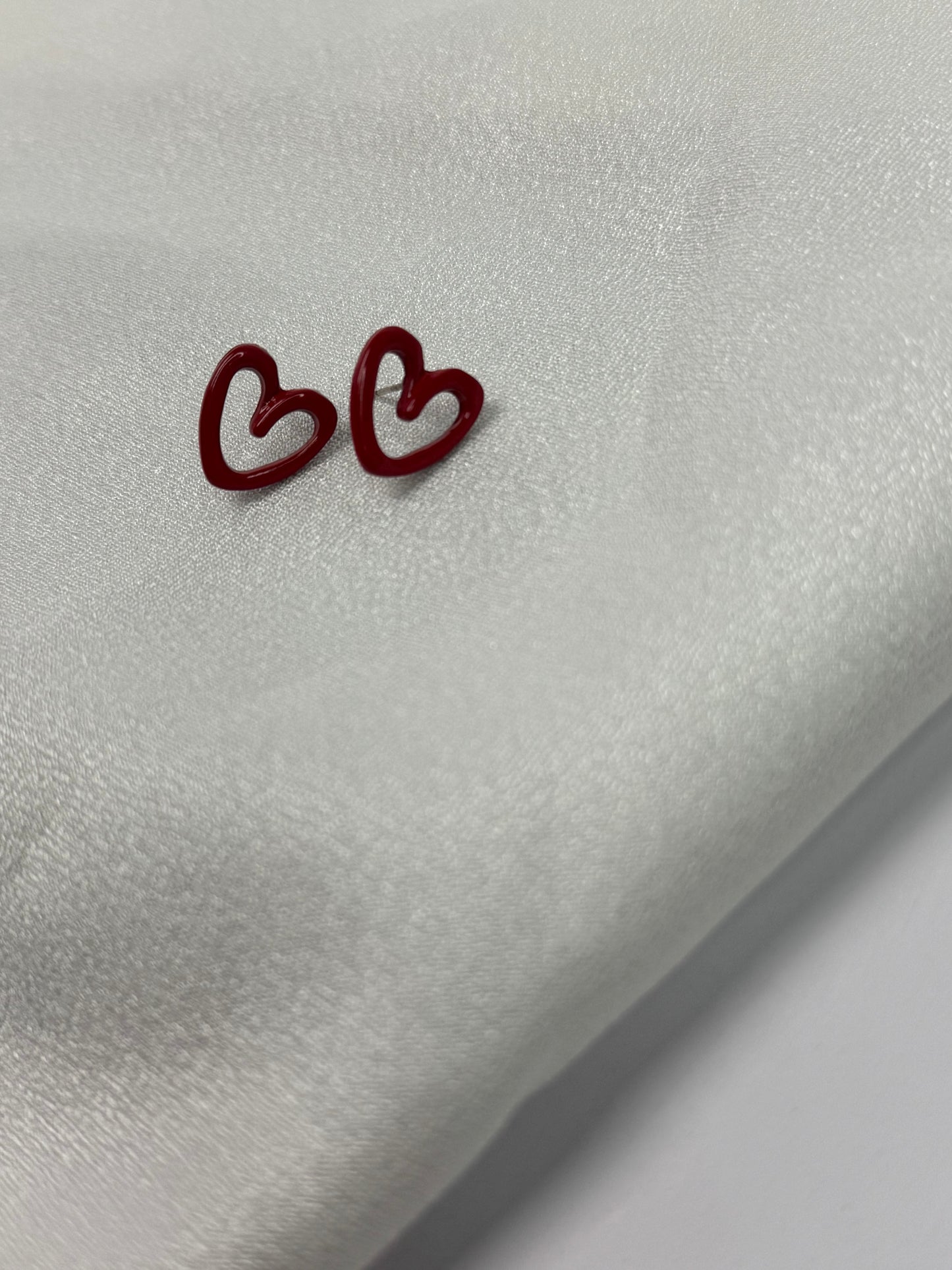 Seoul Street Noir Heart Studs Sheessence