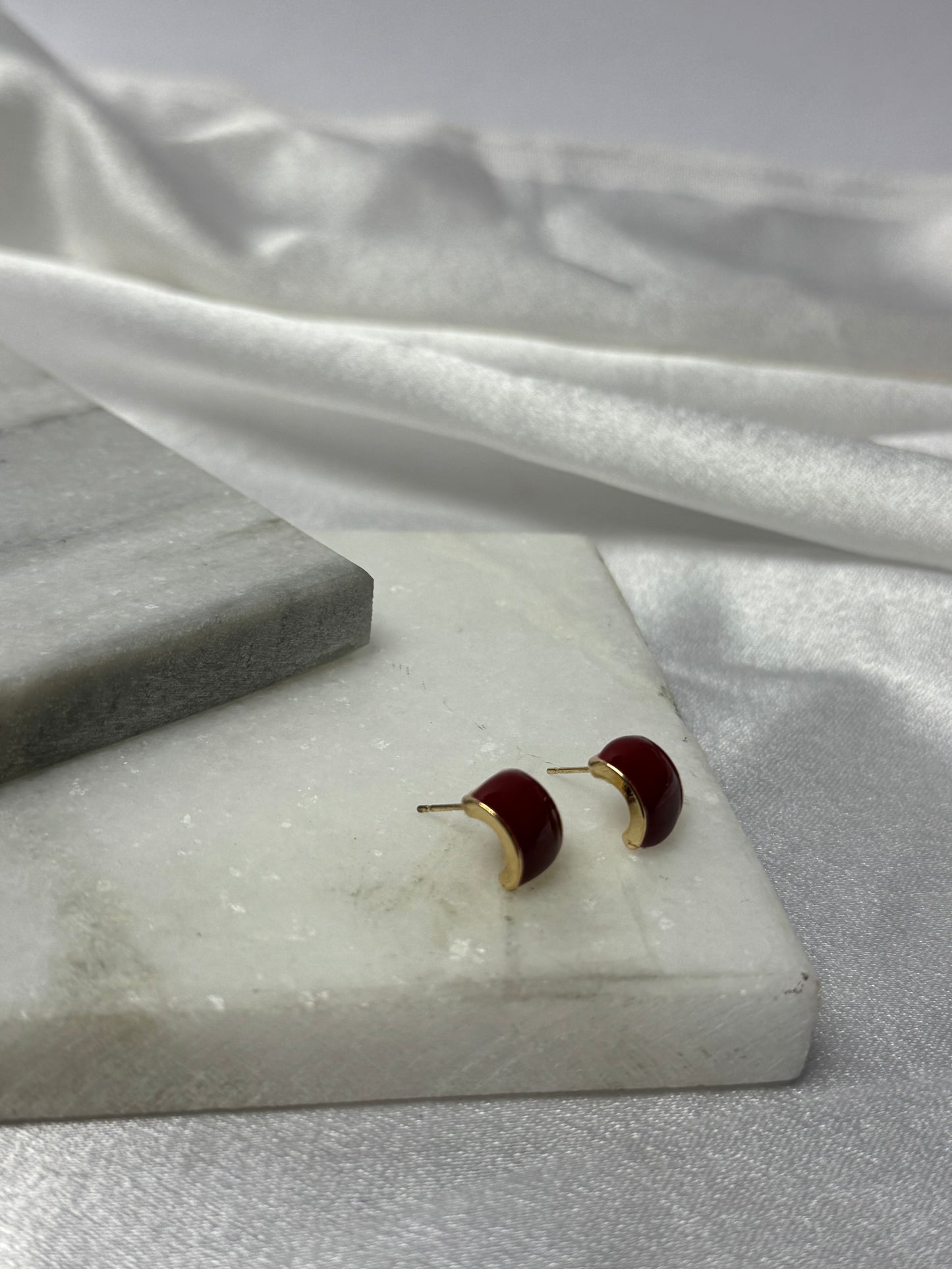 The Seoul Sleek Studs: Minimalist Oil Red & Gold