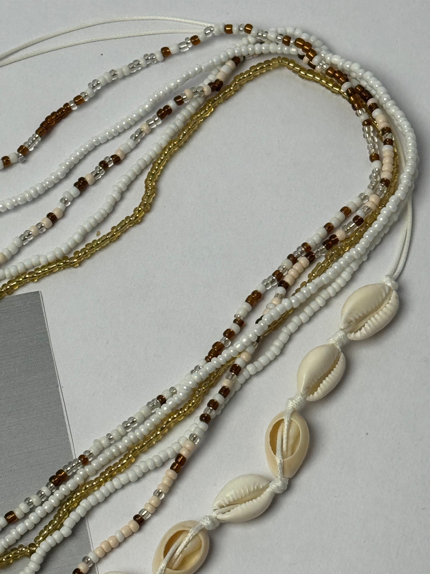 Multi-layered shell beaded  wasit chain Sheessence